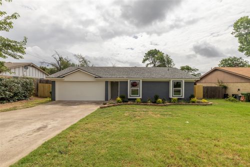 6716 Bartay Dr, North Richland Hills, TX, 76182-3901 | Card Image