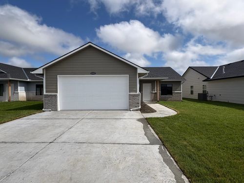 8980 E Forbes Cir, Bel Aire, KS, 67226 | Card Image