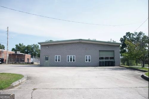 1876 Columbia Ave, College Park, GA, 30337-3719 | Card Image