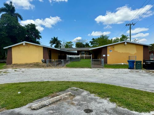 601 W Canal St N, Belle Glade, FL, 33430-3090 | Card Image