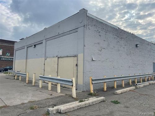 301 S Oakwood, Detroit, MI, 48217-1452 | Card Image