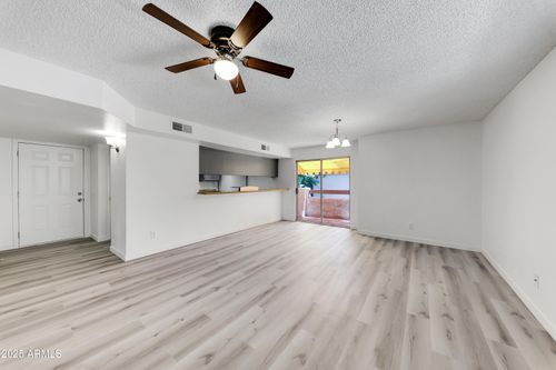 205-8847 N 8th St, Phoenix, AZ, 85020-3095 | Card Image