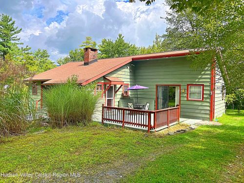 2 Fern Holw, Woodstock, NY, 12498-1474 | Card Image