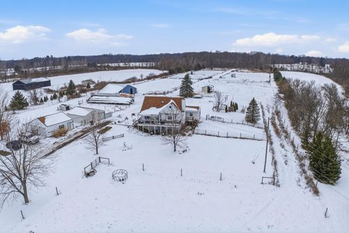 8595 Columbia Hwy, Eaton Rapids, MI, 48827-8314 | Card Image