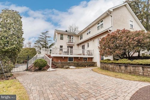 54 Norristown Rd, BLUE BELL, PA, 19422-2802 | Card Image