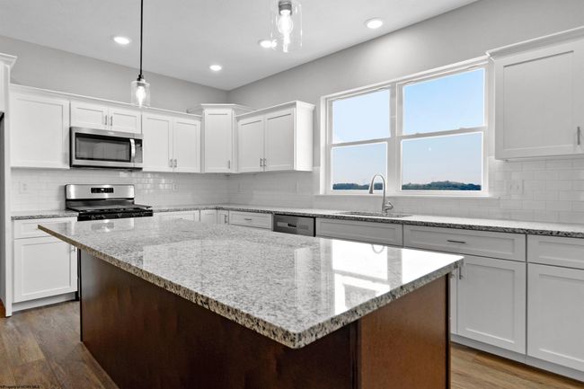 272 Red Oak Ln, Townhouse with 3 bedrooms, 3 bathrooms and 2 parking in Morgantown WV | Image 12