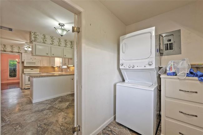 Washer/Dryer Come with the home | Image 14
