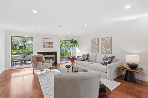 22851 Stonebridge, Cupertino, CA, 95014-5639 | Card Image