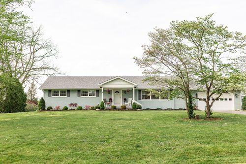 300 Scotts Ferry Rd E, Versailles, KY, 40383-9600 | Card Image