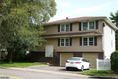 85 Grove St, South Hackensack, NJ, 07606-1615 | Card Image
