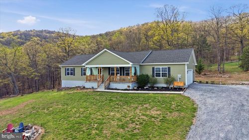 379 Jura Dr, HEDGESVILLE, WV, 25427-7606 | Card Image