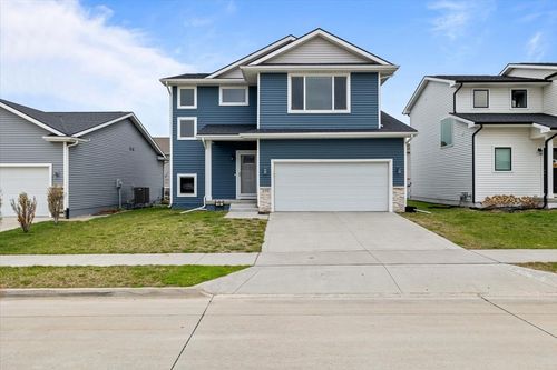 716 1st St Nw, Bondurant, IA, 50035-2163 | Card Image