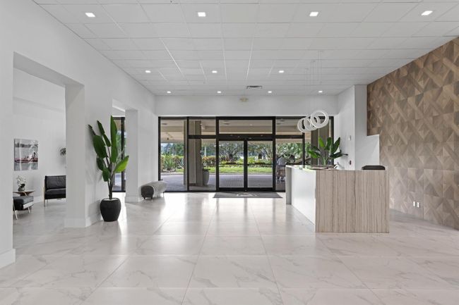 APT-1902 - 1900 Consulate Pl, Condo with 2 bedrooms, 2 bathrooms and null parking in West Palm Beach FL | Image 35