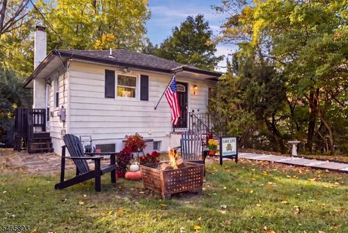 9 Oliver Rd, Landing, NJ, 07850-1617 | Card Image