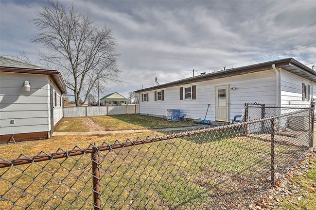 342 E Cox St, House other with 3 bedrooms, 2 bathrooms and null parking in Forsyth IL | Image 24
