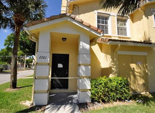2201-2201 Belmont Ln, North Lauderdale, FL, 33068-4291 | Card Image