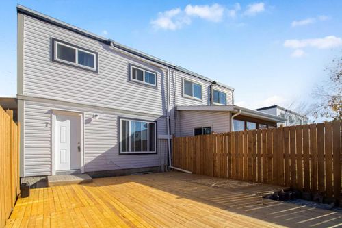 7 Doverdale Mews Se, Calgary, AB, T2B1V8 | Card Image