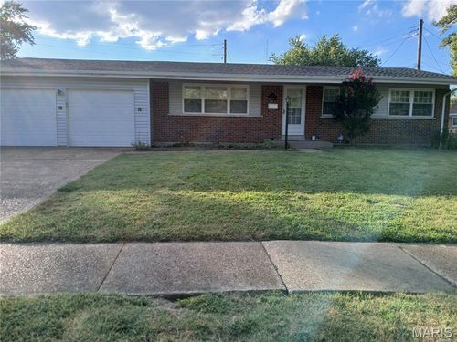 1395 Pepperhill Drive, Florissant, MO, 63033 | Card Image