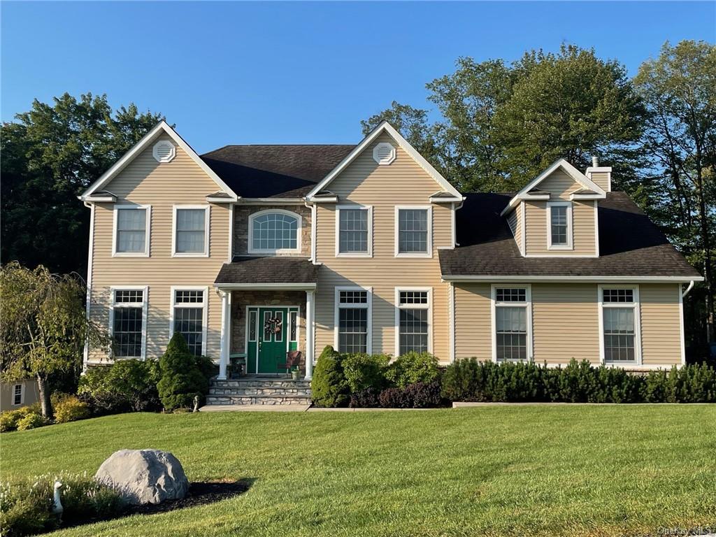 Brayfield Ct, Stony Point, NY 10980