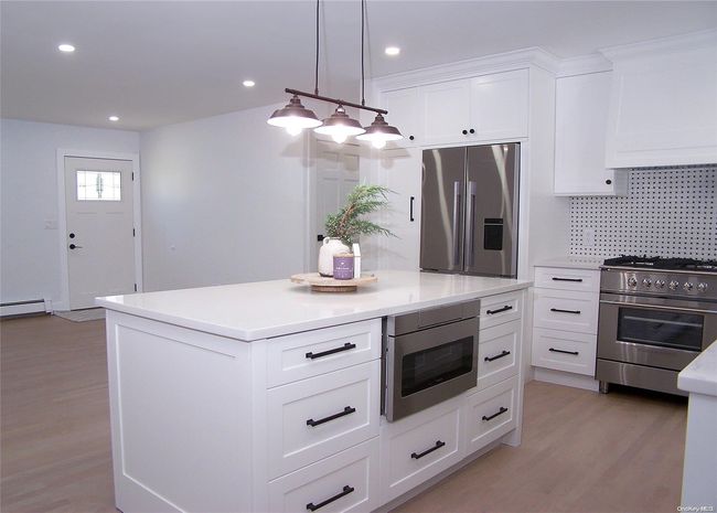 Kitchen Island | Image 4