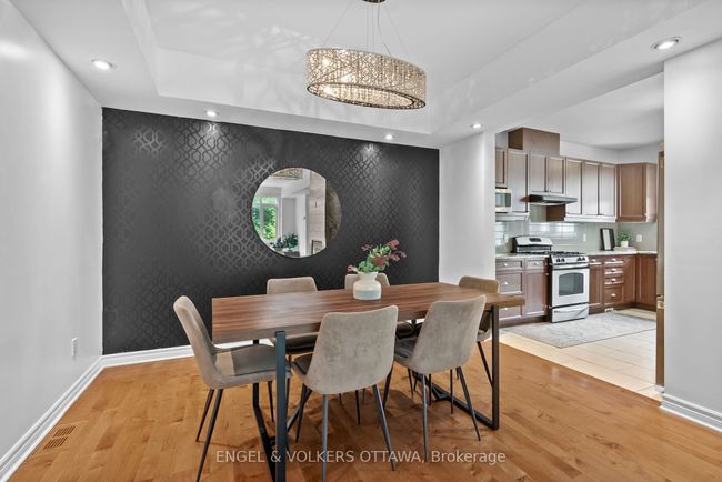 182 Meandering Brook Dr, House attached with 4 bedrooms, 4 bathrooms and 2 parking in Gloucester ON | Image 12