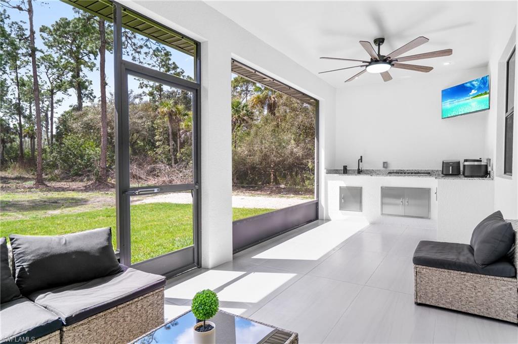 Residential in NAPLES 5