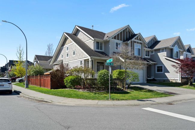 21192 81 B Avenue, House other with 6 bedrooms, 3 bathrooms and 4 parking in Langley BC | Image 2