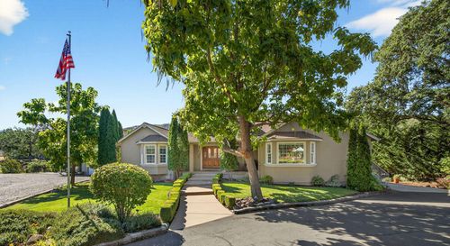 8909 John Day Dr, Gold Hill, OR, 97525-9612 | Card Image