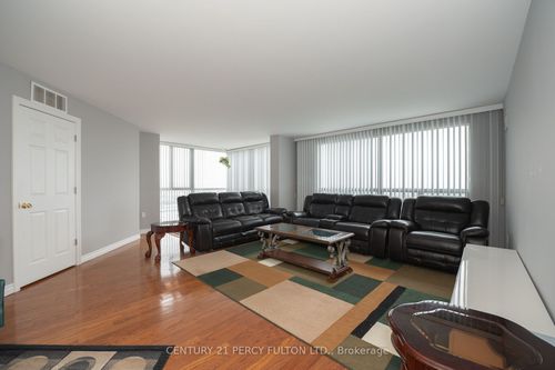 1805-5 Concorde Pl, North York, ON, M3C3M8 | Card Image