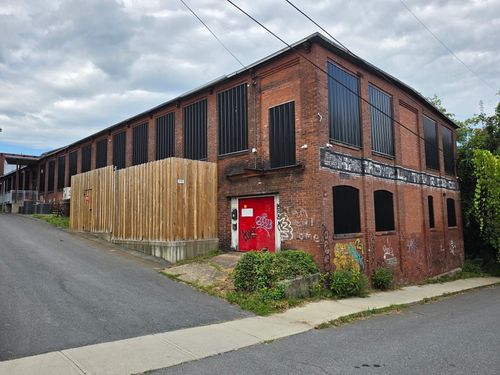 13 Arch St, Greenfield, MA, 01301-2412 | Card Image