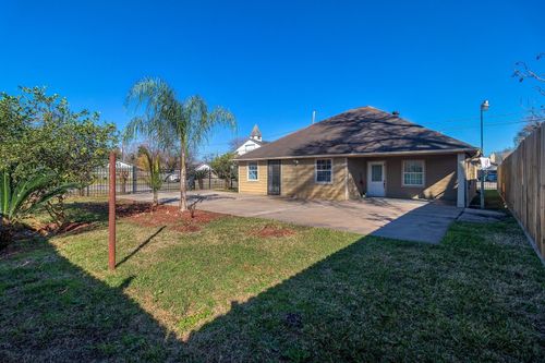 8004 Mendez St, Houston, TX, 77029-4127 | Card Image