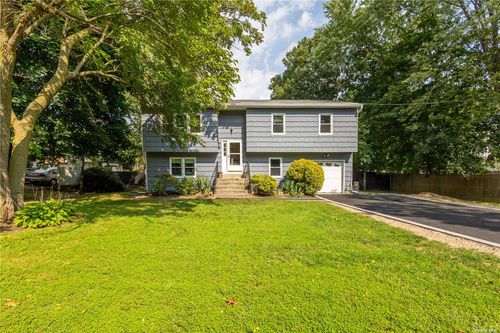 321 Magnolia Drive, Selden, NY, 11784 | Card Image