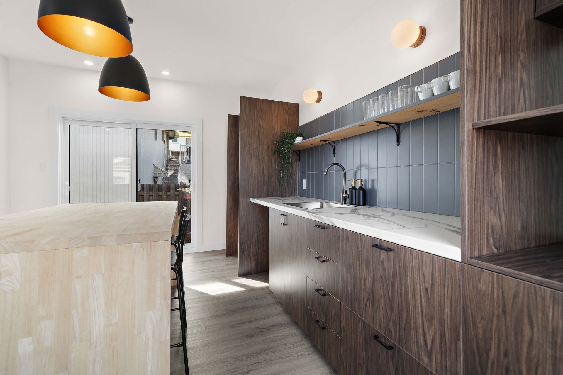 Commercial Sale in La Prairie 3