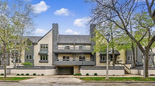 3-2555 N Lake Drive, Milwaukee, WI, 53211 | Card Image
