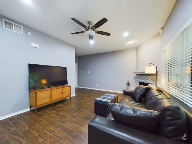 APT-501 - 2450 Wickersham Ln, Condo with 2 bedrooms, 1 bathrooms and null parking in Austin TX | Image 4