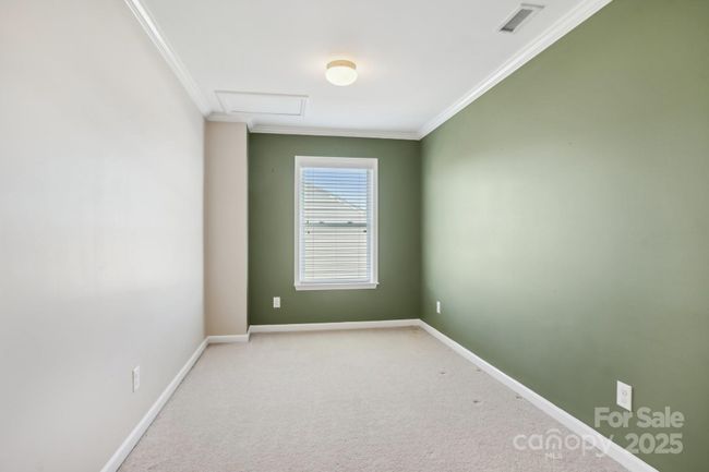 Upper Den/Family Room | Image 24