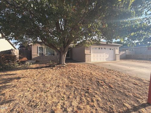 2321 Savannah Dr, Central Point, OR, 97502-3387 | Card Image