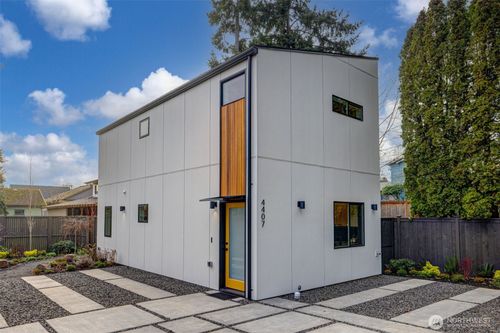 4407 S Holly St, Seattle, WA, 98118-3325 | Card Image