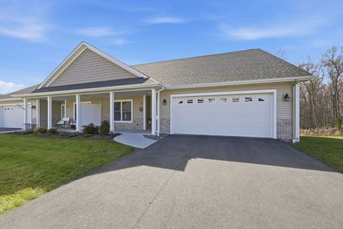 27-27 Lodge Ln, Wilbraham, MA, 01095-1629 | Card Image