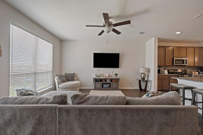 2040 Muscadine Trl, House other with 3 bedrooms, 2 bathrooms and 2 parking in Brenham TX | Image 16
