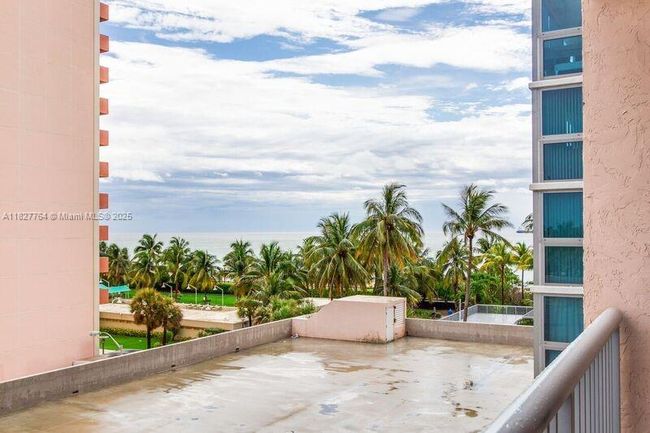 APT-605 - 2655 Collins Ave, Condo with 2 bedrooms, 2 bathrooms and null parking in Miami Beach FL | Image 7