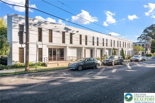 203-70 W Oakland Ave, DOYLESTOWN, PA, 18901-4214 | Card Image