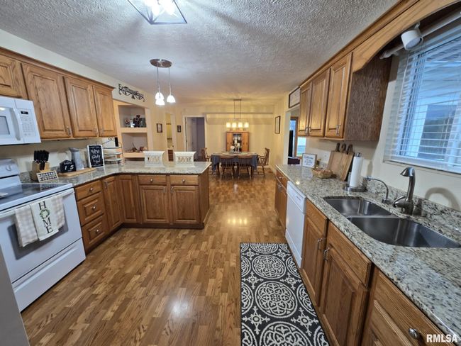 14327 Mcraven Ln, House other with 4 bedrooms, 4 bathrooms and null parking in Mount Vernon IL | Image 19