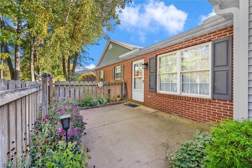 504 Heather Woods Drive, Elyria, OH, 44035 | Card Image