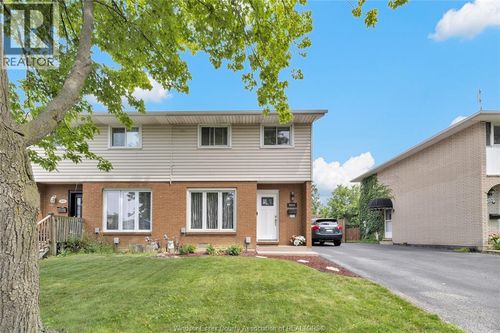 9682 Lynngrove Cres, Windsor, ON, N8R1B7 | Card Image