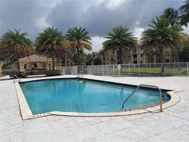 APT-125 - 2640 S University Dr, Condo with 2 bedrooms, 2 bathrooms and null parking in Davie FL | Image 55