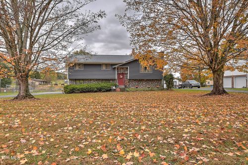 725 Gray Station Sulphur Springs Rd, Jonesborough, TN, 37659-3820 | Card Image