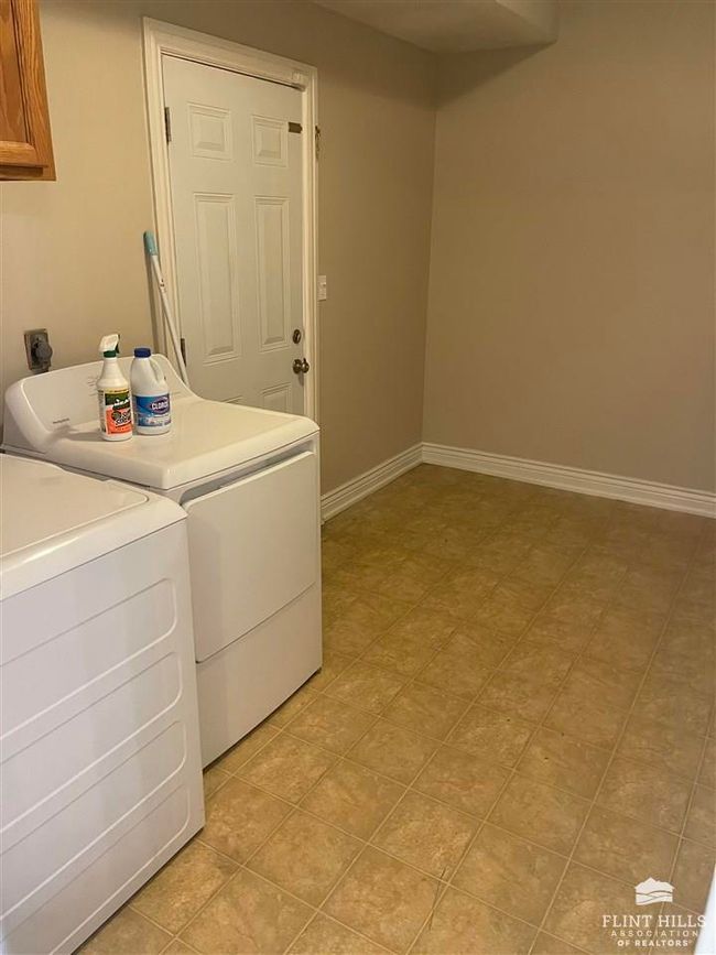 1504 Hale Dr, House other with 4 bedrooms, 1 bathrooms and null parking in Junction City KS | Image 16
