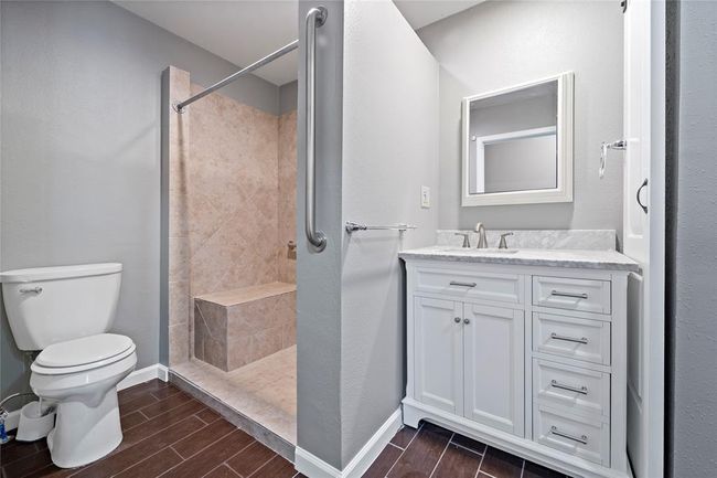 915 E Hanna St, House other with 3 bedrooms, 2 bathrooms and 2 parking in Calvert TX | Image 25