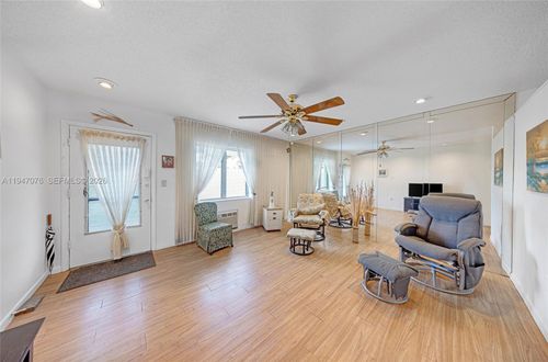 28d-15600 Ne 6th Ave, Miami, FL, 33162-5266 | Card Image